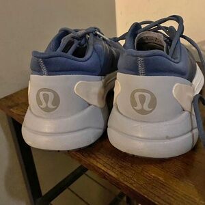 Lululemon bliss feel running shoe size 8